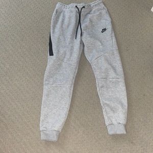 Nike tech pant